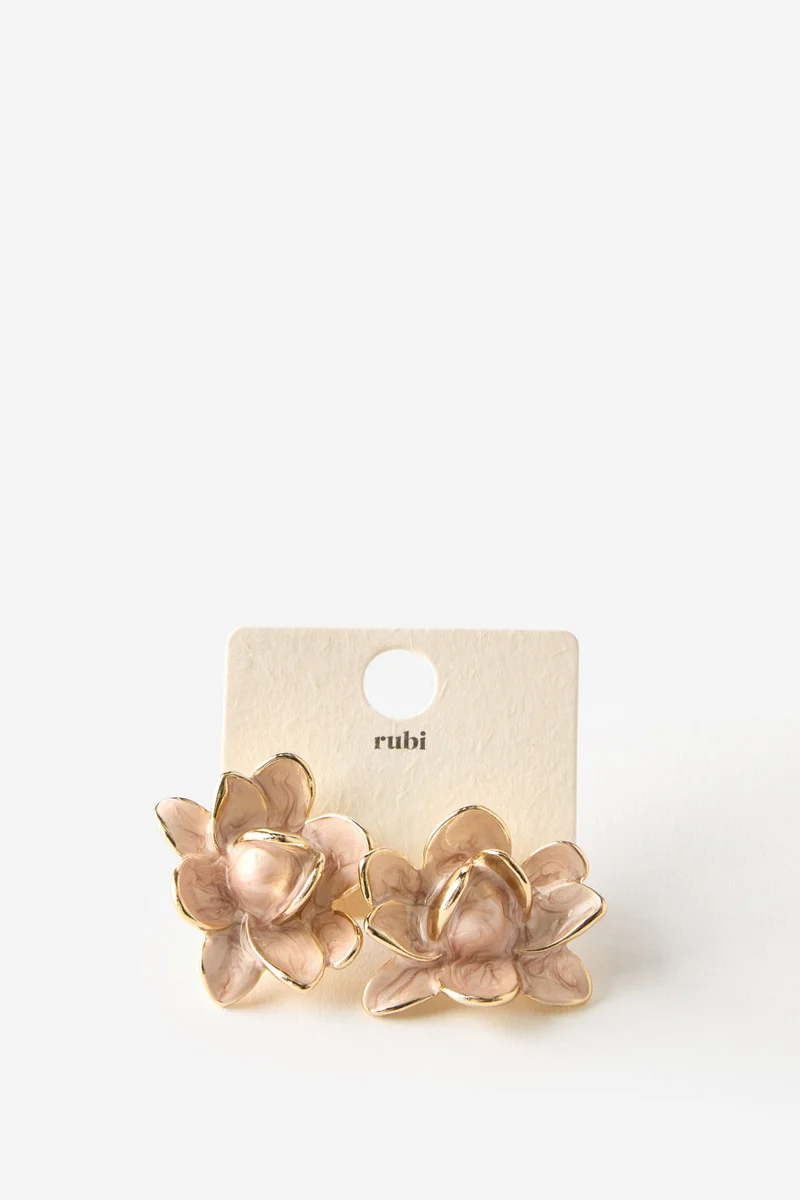Rubi Mid Charm Earring